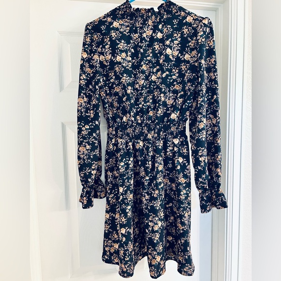 NWOT Floral Long Sleeve Dress - Picture 3 of 3